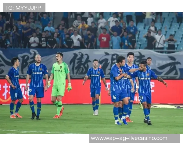 苏宁足球俱乐部奋勇争先全力冲击新赛季目标展现团队精神与竞技风采